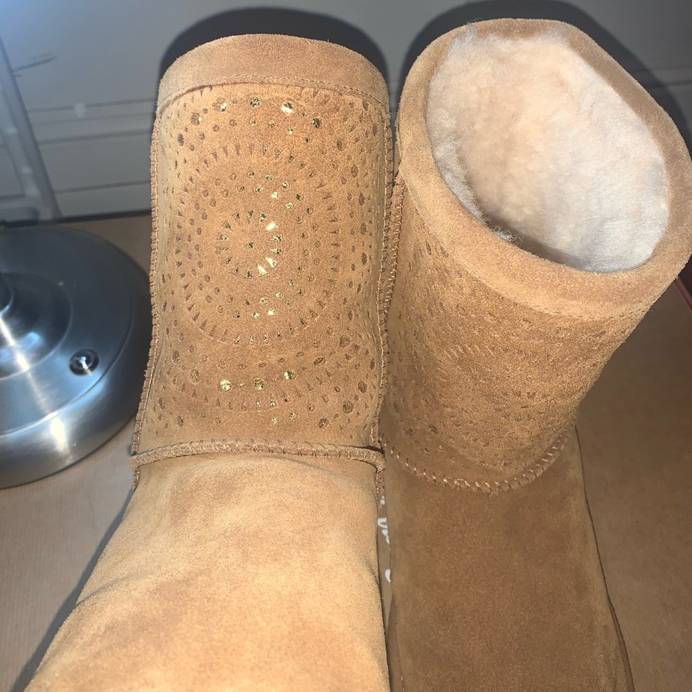 Women’s UGG boot